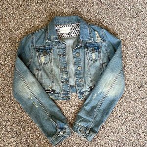Junior’s Cropped Distressed Dollhouse Jean Jacket Size M
